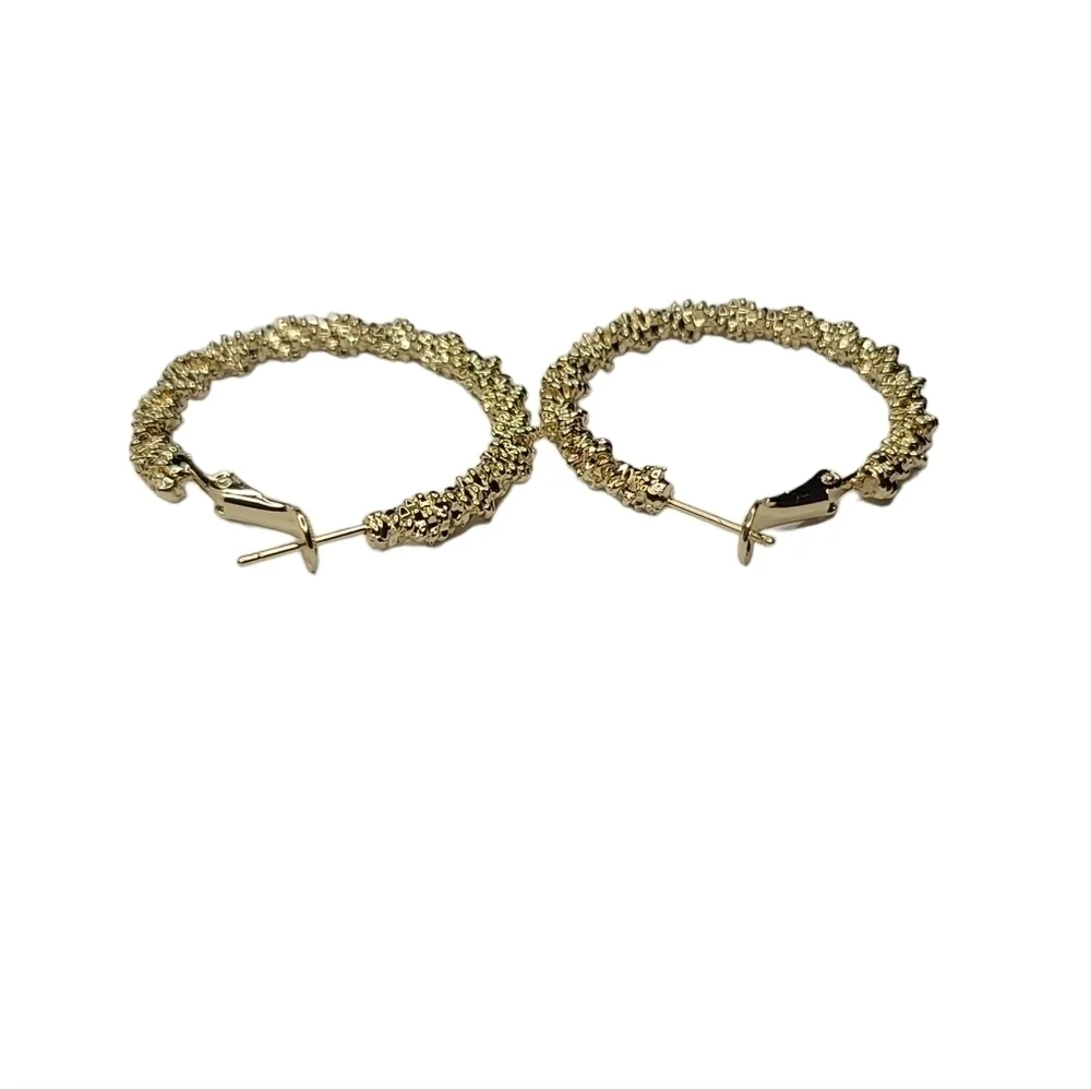 NWT Gold Colored Textured Hoop Earrings - Picture 5 of 5